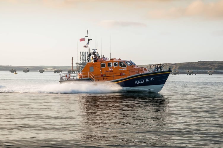 Angle lifeboat