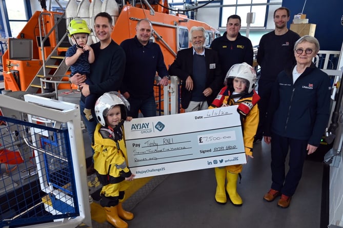 Presentation to Tenby RNLI