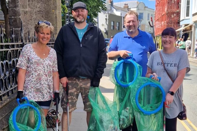 Tenby litter pick