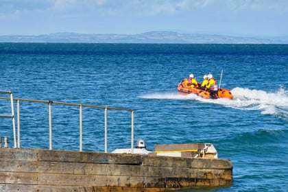 Concern for kayaker sees Tenby RNLI crew race into action
