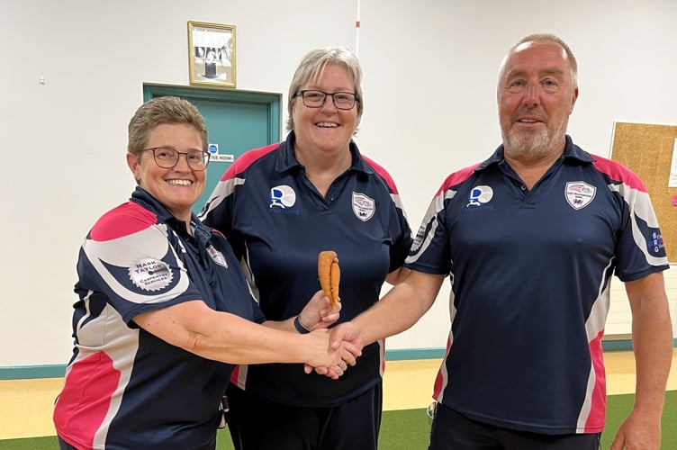 Captain Sharon Harper-Green with Pairs Runners-up Fran Harper-Green & Phill Painting who took the consolation carrot prize. 