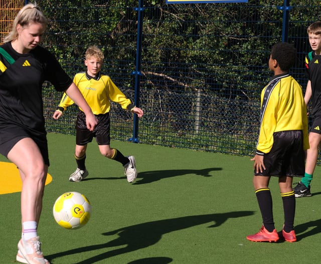 New facility opened thanks to footie legend Cruyff’s sport foundation