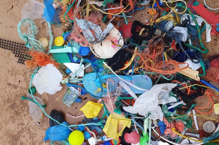 Saundersfoot beach clean