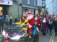 Watch: Santa arriving in Tenby for seaside town's Christmas switch-on