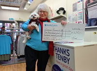 Festive fundraising baker Maureen raises £1,470 for Cancer Research UK