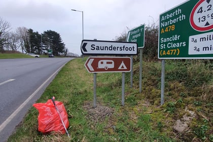Saundersfoot’s litter-pickers praised once again