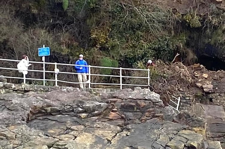 Coppet hall tunnel closed