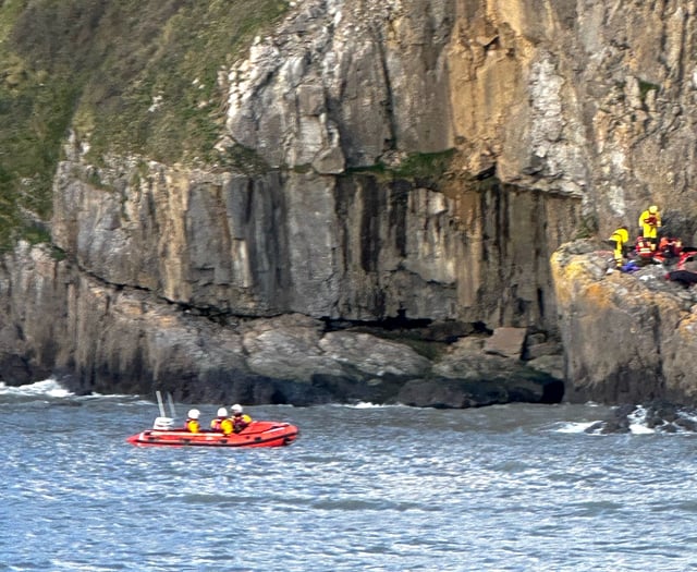 Tenby RNLI assist in rescue of fallen cliff climber