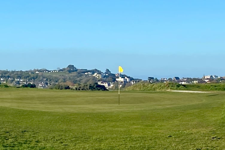 Tenby golf hole