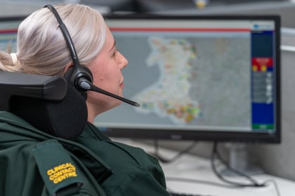 Welsh Ambulance call handler threatened with stabbing