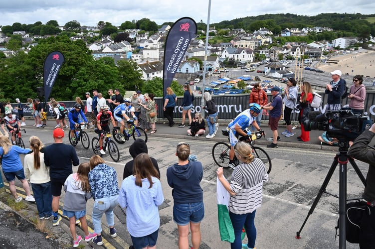 Log Course cyclists