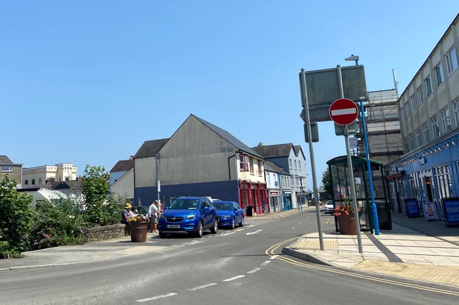 Saundersfoot street