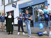 WATCH: Tenby’s Town Crier open new Weird Fish store in the town