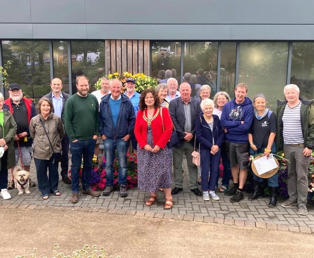 Volunteers thanked for ‘incredible’ Saundersfoot seaside spruce-up