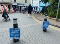 Obstructions forcing people onto the road, states Tenby's Deputy Mayor