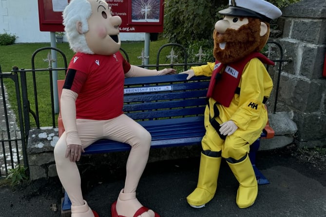 As you can see - local celebrities Stormy Stan and Charlie Shivers have already tried out the new 'friendship bench' in Saundersfoot.