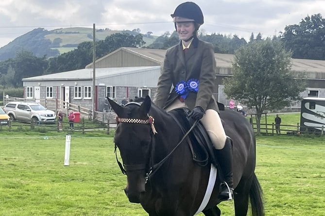 Samantha Ivy Barton of Redberth Croft CIC and former racehorse Up For An Oscar, named as finalists for the Retraining of Racehorses (RoR) Community Impact Award 2025, sponsored by The Sir Peter O’Sullevan Trust 