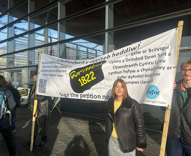 Protest on Senedd steps against plans to close Lampeter campus