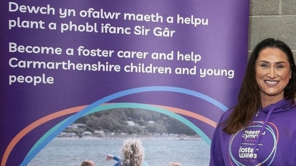 Now, with 23 years of experience in children’s services and two years in the fostering recruitment team, Emma works to find and assess foster carers across Carmarthenshire. 