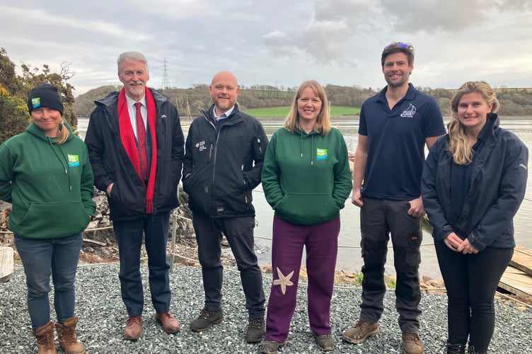 During a recent visit, Wales’ Deputy First Minister with responsibility for Climate Change and Rural Affairs, Huw Irranca-Davies, saw the oyster hotel, which is part of a project to help restore their population and strengthen the marine ecosystem in Pembrokeshire.