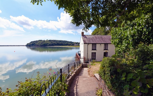 The iconic Dylan Thomas Boathouse in Laugharne has been announced as the winner of this year's prestigious 'Win an Architect' initiative, organised by Studio Wignall & Moore architecture practice.